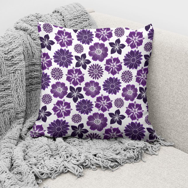 Cojín Decorativo Elegante Patrón Floral Púrpura (Subido por el creador)