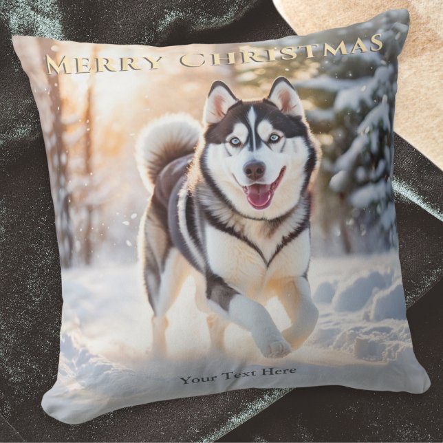 Cojín Decorativo Elegante Personalizado Husky Perro En La Nochebuen (A personalized Christmas pillow, with picture on both sides of a husky in snow in a watercolor style)