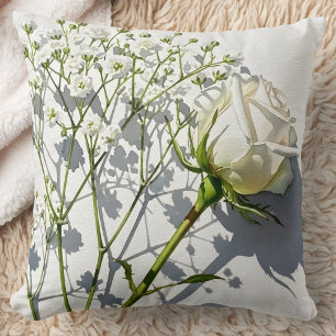 Cojín Decorativo Elegante Rosa Blanca Aliento de Bebé