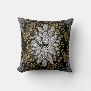 Cojín Decorativo Elemento dorado sobre fondo negro. Black F
