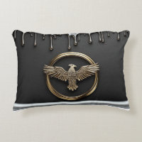 Emblema de Águila Dorada con Alas Extendidas