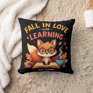 Cojín Decorativo Enamorada de aprender divertidos diseños de Hallow