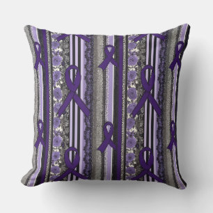 Cojín Decorativo Encaje Gótico Floral Lavanda Conciencia sobre la E