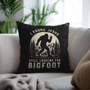 Cojín Decorativo Encontré a Jesús, todavía estoy buscando a Bigfoot
