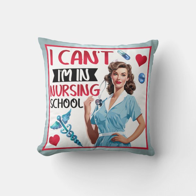 Cojín Decorativo Enfermera Nostálgica en escuela de Enfermería (Anverso)