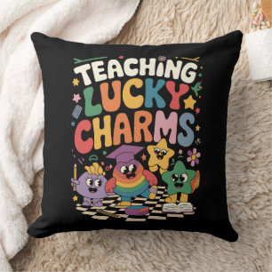 Cojín Decorativo Enseñando Lucky Charms al profesor el día de San P