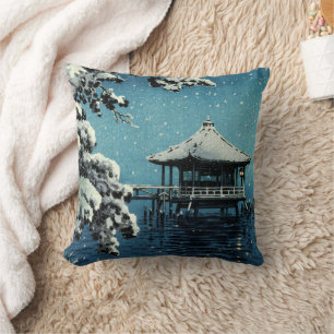 Cojín Decorativo Era Showa, invierno por Tsuchiya Koitsu