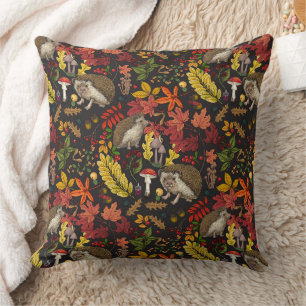 Cojín Decorativo Erizo y flora del bosque de otoño sobre negro