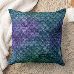 Cojín Decorativo Escamas de sirena oscuras místicas y tridente de o