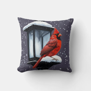 Cojín Decorativo Escena invernal con cardenal en lo alto de una far