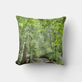 Cojín Decorativo Escena mágica del bosque verde.