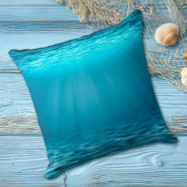 Cojín Decorativo Escena submarina del océano azul iluminada por el 