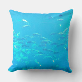 Cojín Decorativo Escuela de pescado en el océano