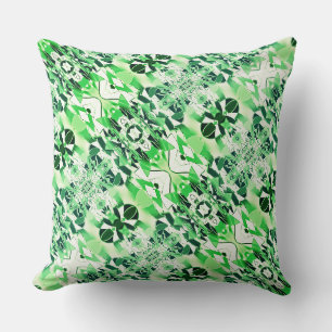 Cojín Decorativo Espejo de formas retorcidas, tonos blancos y verde