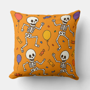 Cojín Decorativo Esqueletos Bailarines Dulces y Globos de Halloween