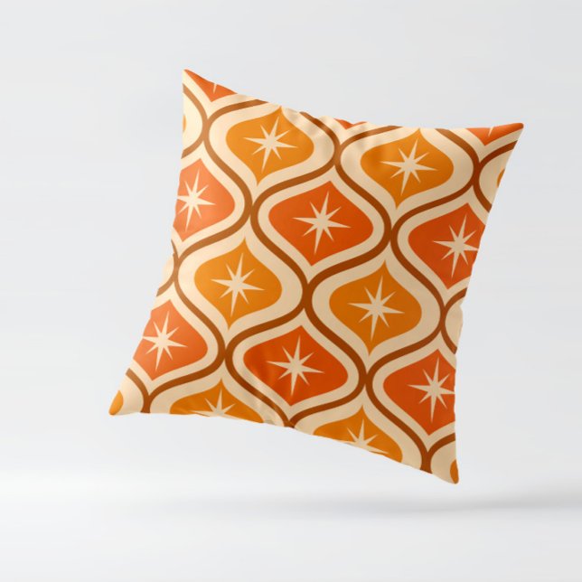 Cojín Decorativo Estallidos atómicos de mediados de siglo sobre el  (mid century starbursts on orange and amber ogee throw pillow )
