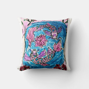 Cojín Decorativo Estanque de Koi — Dos Peces Koi Rodeando Flor de L