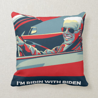 COJÍN DECORATIVO ESTOY RIDIN CON BIDEN