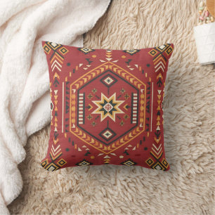Cojín Decorativo Estrella del Desierto Nómada – Arte Tribal Carmesí