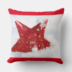 Cojín Decorativo Estrella roja en la nieve