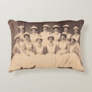 Cojín Decorativo estudiantes de enfermería de aproximadamente 1914