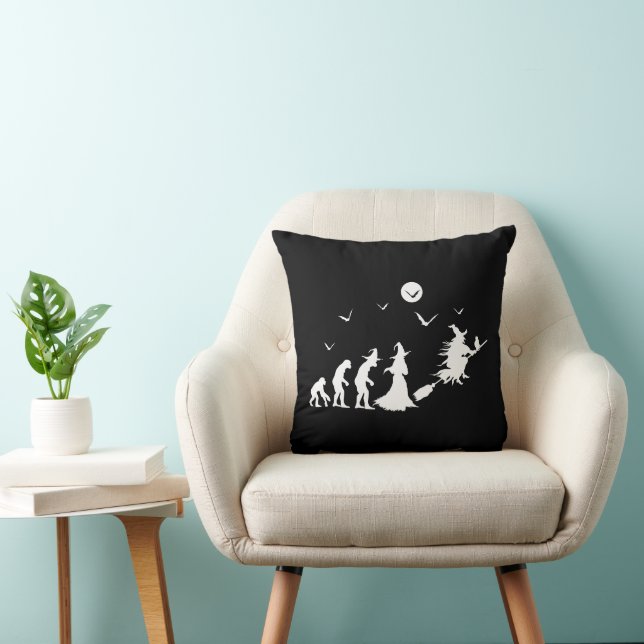 Cojín Decorativo Evolución de bruja en escoba (Silla)