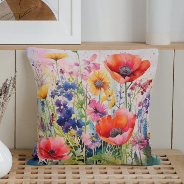 Cojín Decorativo Explosión de flores silvestres abstractas de acuar (Subido por el creador)
