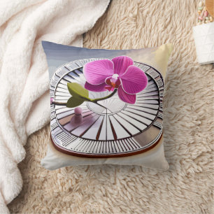 Cojín Decorativo Exquisito orquídea rosa descansa en placa plateada