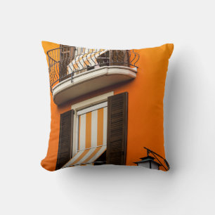 COJÍN DECORATIVO FACHADA ITALIANA COLORIDA Y VENTANAS