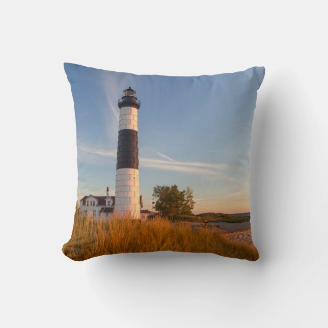 Cojín Decorativo Faro Big Sable Point En El Lago Michigan 3 (Anverso)