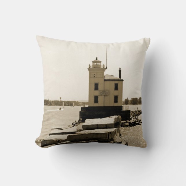 Cojín Decorativo Faro del Lago Erie (Anverso)