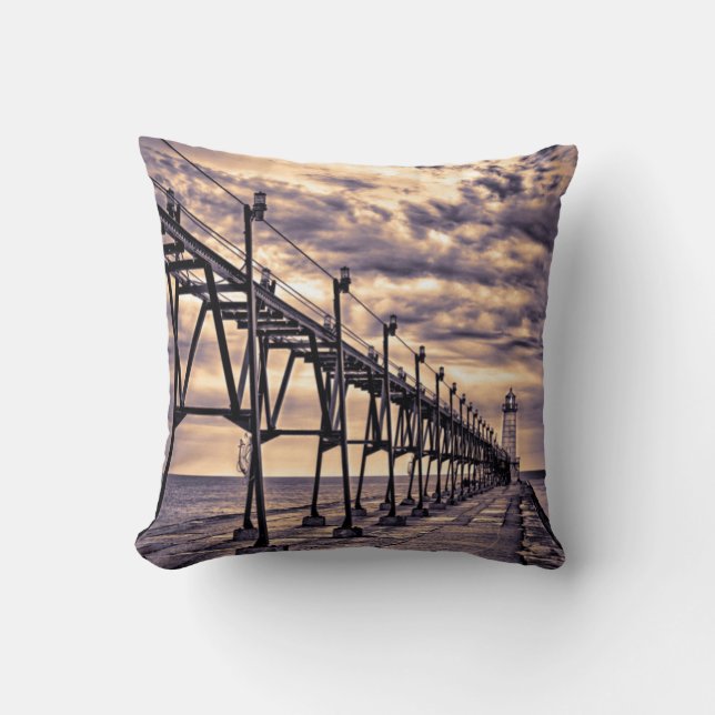 Cojín Decorativo Faro y muelle Grand Haven (Anverso)