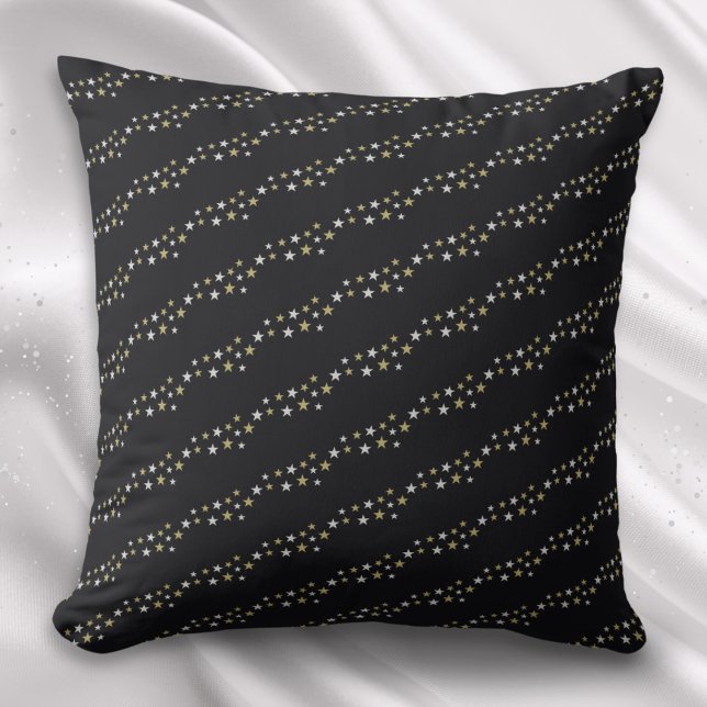 Cojín Decorativo Faux Gold Stars Patterk Dark Charcoal (An elegant black cushion patterned with faux gold and silver stars)