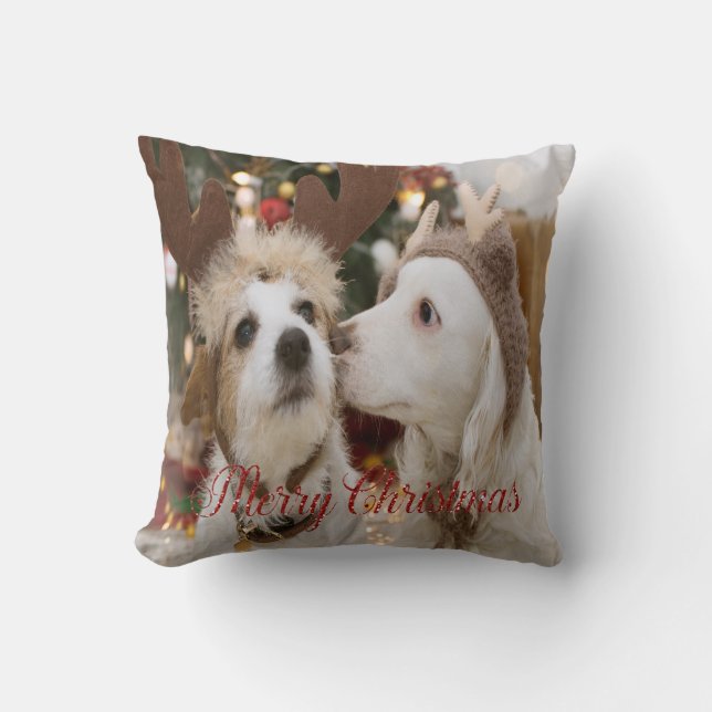 Cojín Decorativo Feliz Navidad, perros enamorados (Anverso)