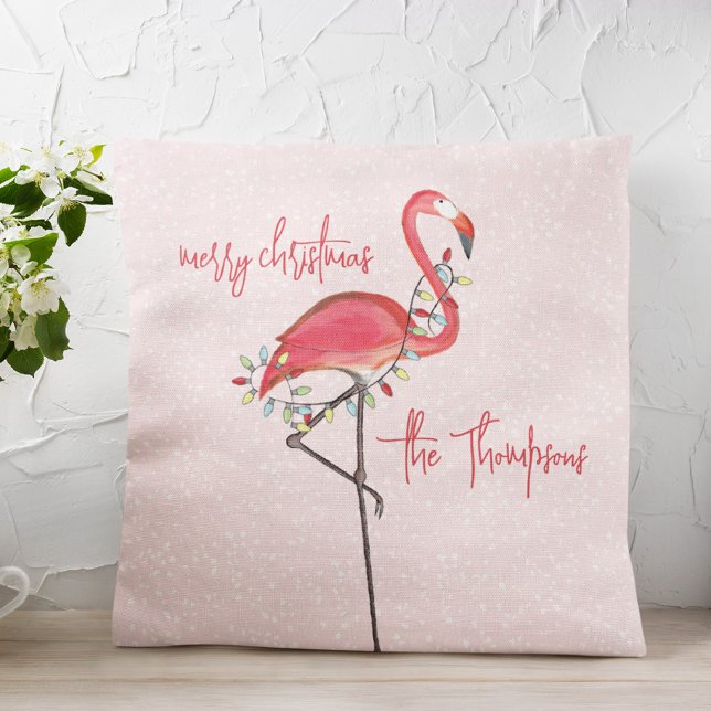 Cojín Decorativo Feliz Navidad Personalizada Flamingo Rosa (Christmas "Merry Christmas" cute whimsical pink flamingo throw pillow)