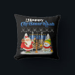 Cojín Decorativo Feliz Navidades judíos de Chrismukkah Hanukkah<br><div class="desc">Los Navidades de Santa Boys Niños Jóvenes. Gracioso Humor gráfico trajes de té para los que creen en Santa Claus,  aman al ciervo,  reno,  elfo,  elfos,  cantando canciones,  decoraciones fiestas,  árbol,  gorra,  medias Este Navidad con gráfico es un gran regalo de Navidades</div>