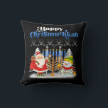 Cojín Decorativo Feliz Navidades judíos de Chrismukkah Hanukkah<br><div class="desc">Los Navidades de Santa Boys Niños Jóvenes. Gracioso Humor gráfico trajes de té para los que creen en Santa Claus,  aman al ciervo,  reno,  elfo,  elfos,  cantando canciones,  decoraciones fiestas,  árbol,  gorra,  medias Este Navidad con gráfico es un gran regalo de Navidades</div>