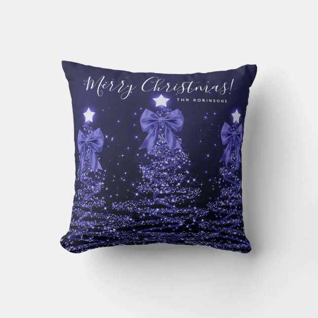 Cojín Decorativo Festive Holiday Navy Christmas Trees Name  (Anverso)