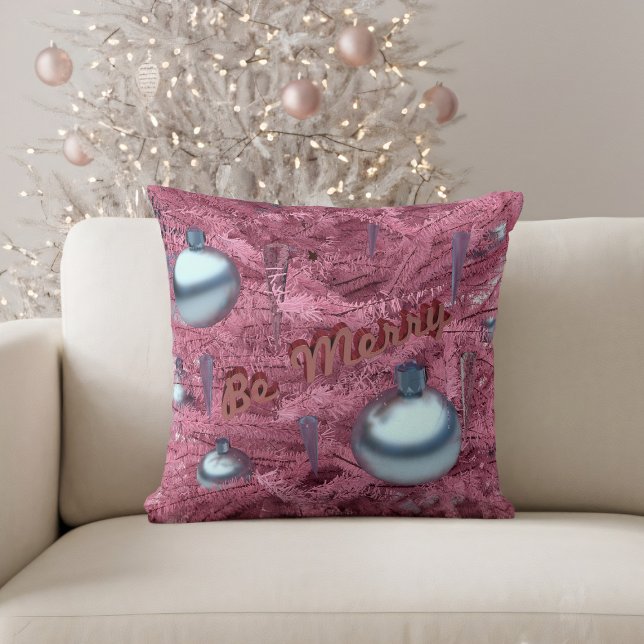 Cojín decorativo festivo de árbol de navidad rosa  (Be Merry this holiday season with this pretty pink Christmas tree throw pillow!)