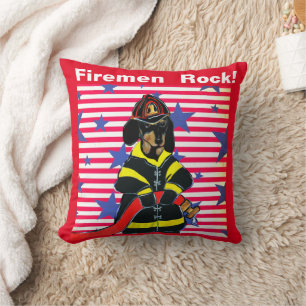 COJÍN DECORATIVO FIREMAN DACHSHUND