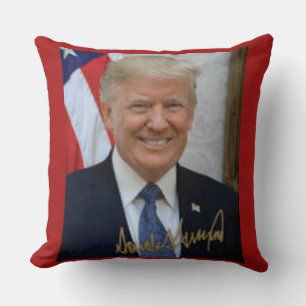 COJÍN DECORATIVO FIRMADO POR EL PRESIDENTE TRUMP /DON TREAD ON AMÉR