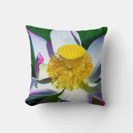 Cojín Decorativo Floating Serenity: The Lotuses of Ninh Binh