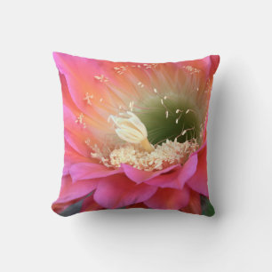 Cojín Decorativo Flor de cactus rosado en el desierto