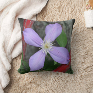 Cojín Decorativo Flor de Clemátide Lavanda Única