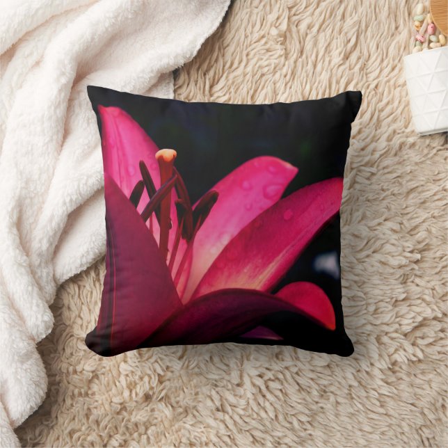 Cojín Decorativo Flor de lirio rojo de cerca (Manta)