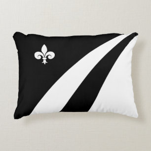 Cojín Decorativo Flor de lis sobre ondas blancas y negras