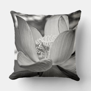 Cojín Decorativo Flor de loto en blanco y negro