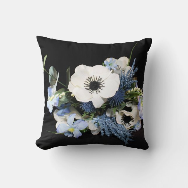 Cojín decorativo floral azul y negro (Anverso)