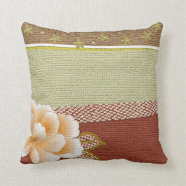 Cojín decorativo floral del diseño del "kimono"