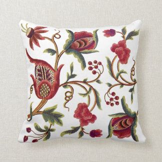 Cojín Decorativo Floral Faux Jacobean Embroidered Pillow